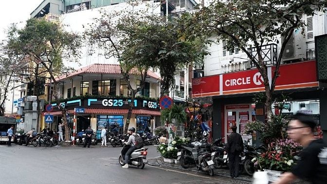 QUÁN CAFE LÔ GÓC SIÊU HIẾM GẦN VINCOM BÀ TRIỆU- ĐIỂM ĐẸP NGAY NGÃ 4