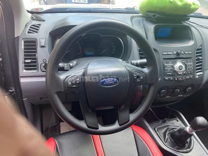 BÁN XE FORD RANGER ĐỜI 2016 XLS 2.2MT MÀU GHI XÁM