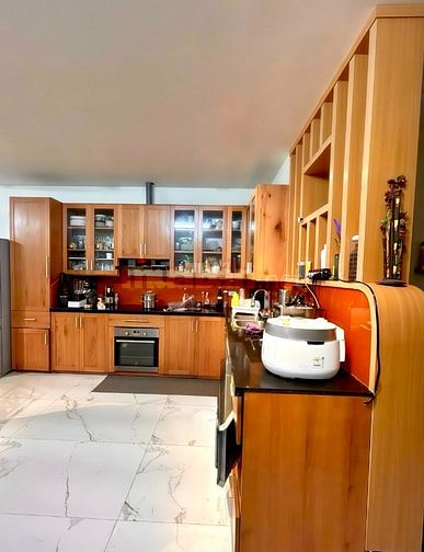 Bán nhà phố Thái Hà 69m2x5T,thang máy,10m oto đỗ, giá15.5tỷ, sát phố.