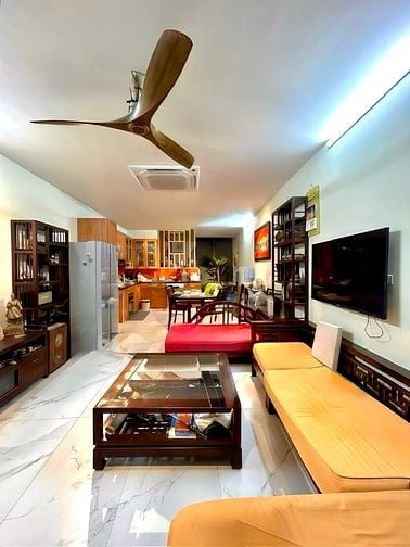 Bán nhà phố Thái Hà 69m2x5T,thang máy,10m oto đỗ, giá15.5tỷ, sát phố.