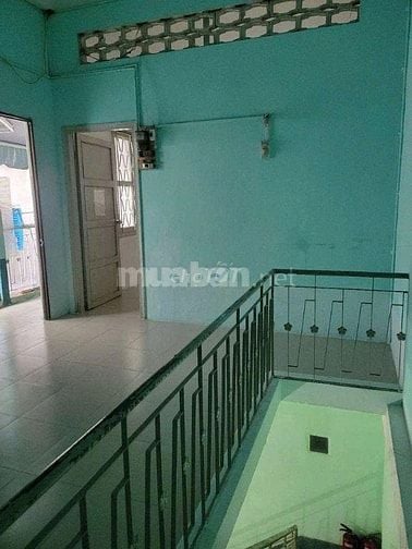 Cho thuê nhà hẻm 4m (XH) Nguyễn Tiểu La, P.8, Q.10 giá 16tr