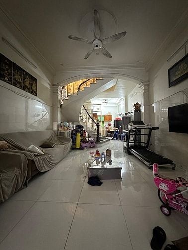 CHO THUÊ NHÀ MẶT TIỀN NGUYÊN CĂN ĐẸP ĐƯỜNG ĐÔNG ĐÚC