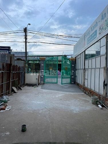 BÁN/CHO THUÊ NHÀ MẶT TIỀN-VỊ TRÍ ĐẮC ĐỊA: 618 Đoàn Nguyễn Tuấn, phí 2%
