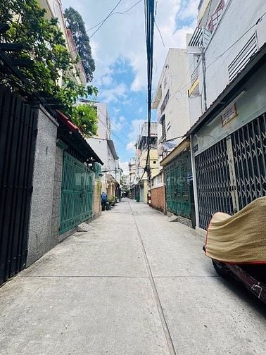 Bán nhà khu Hoàng Hoa Thám, Tân bình có 9 căn hộ cao cấp thu nhập 60tr