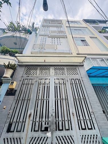 Bán nhà khu Hoàng Hoa Thám, Tân bình có 9 căn hộ cao cấp thu nhập 60tr