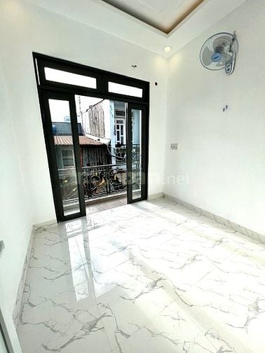 2.8 tỷ nhà shr quận 12 , 2 pn 24m2 hẻm ba gác nhà chính chủ 