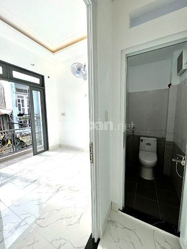 2.8 tỷ nhà shr quận 12 , 2 pn 24m2 hẻm ba gác nhà chính chủ 