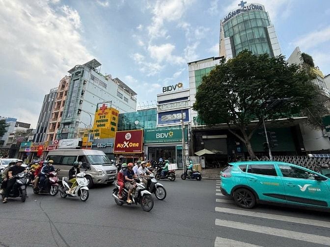 Cho thuê nhà nguyên căn 87 Thành Thái, Q.10