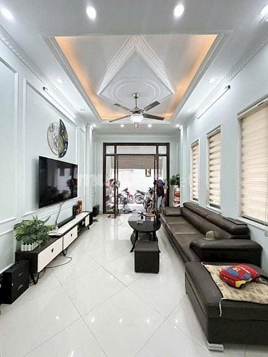 Bán nhà Minh Khai 45m 5 tầng 6 ngủ  , lô góc 3 thoáng về ở ngay 