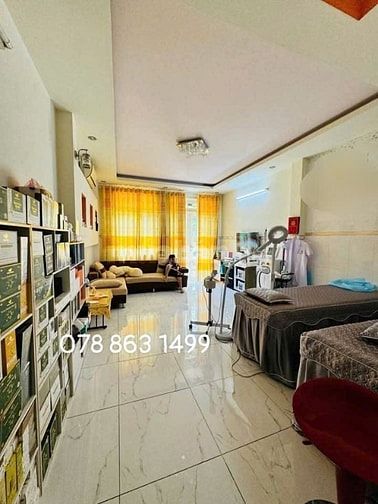 CHÚ TRÍ BÁN NHÀ 1 TRỆT 1 LẦU KINH DOANH LÀM ĐẸP CHỢ BÌNH CHÁNH 620TR