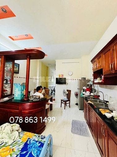 CHÚ TRÍ BÁN NHÀ 1 TRỆT 1 LẦU KINH DOANH LÀM ĐẸP CHỢ BÌNH CHÁNH 620TR