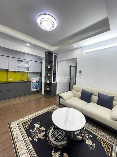 Cần bán nhà tập thể tầng 2 nhìn ra đường Trường Chinh 