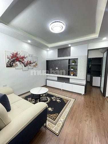 Cần bán nhà tập thể tầng 2 nhìn ra đường Trường Chinh 