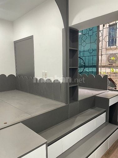 Cần bán nhà tập thể tầng 2 nhìn ra đường Trường Chinh 