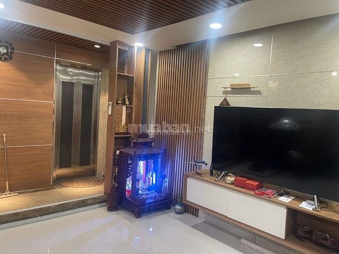 Tòa nhà 8 tầng 377 Nguyễn Tri Phương, Phường 5, Quận 10 (5x15) 23.5 ỷ
