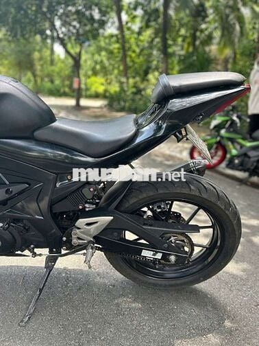 Suzuki GSX150R bstp