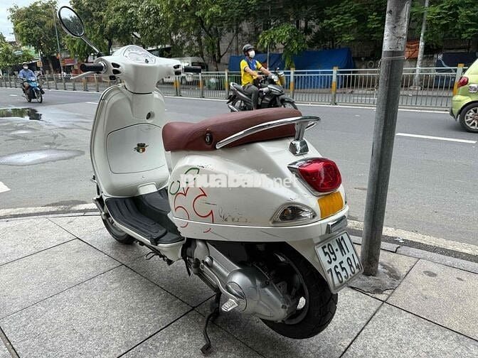 Cần tiền bán gấp xe biển số thành phố máy ngon êm