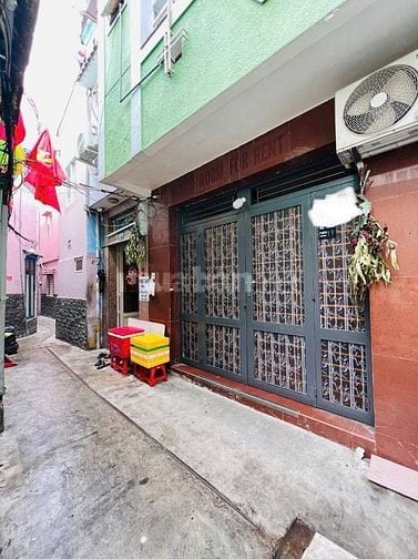 Bán nhà gấp khu phố Bùi Viện Quận 1, giá chỉ 4.95ty