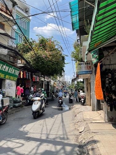 Cho thuê nhà 3,5 tấm, MT chợ Số 3 Nghĩa Phát, P.6, Quận Tân Bình