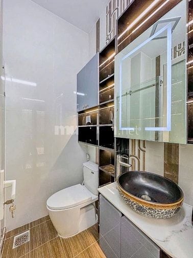 Bán gấp nhà ngay UBND Bình Chánh đang cho thuê 6tr/tháng - SHR