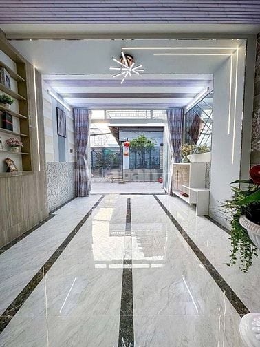Bán gấp nhà ngay UBND Bình Chánh đang cho thuê 6tr/tháng - SHR