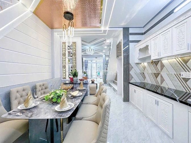 Bán gấp nhà ngay UBND Bình Chánh đang cho thuê 6tr/tháng - SHR