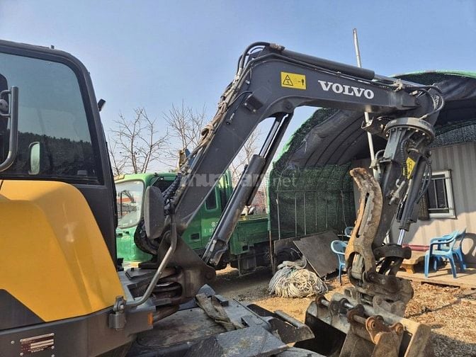 Cần thanh lý con VOLVO hàng bên Lào về