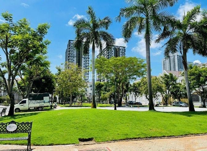Biệt thự VIP Cityland Reverside quận 7. 10*22 hầm 4 tầng. 43 tỷ.
