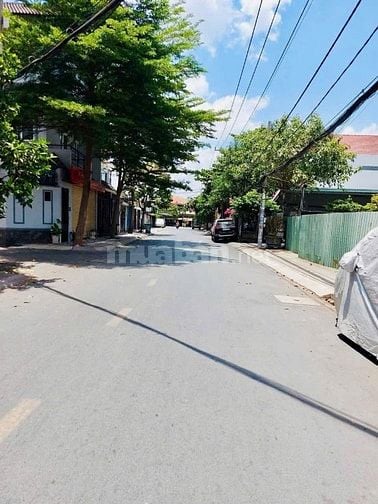 Bán lô đất đẹp xe tải (19x30) 496/63 Dương Quảng Hàm p6 Gò Vấp (Bờ kè 