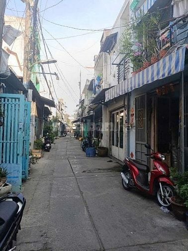 Bán gấp nhà Tên lửa 40m2 SHR, cho thuê 8tr/tháng