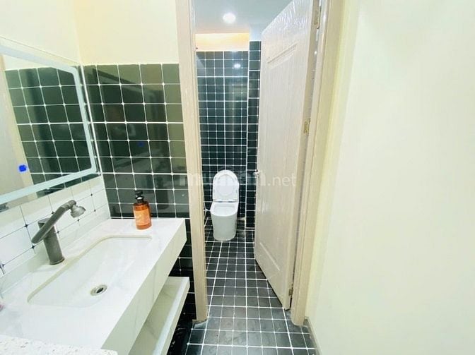 Bán nhà đúc 3 lầu thạnh Lộc 26 đường 12m luôn vỉa hè