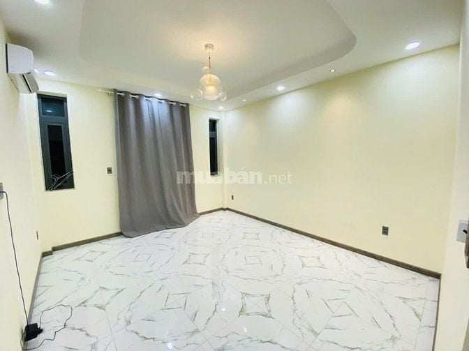 Bán nhà đúc 3 lầu thạnh Lộc 26 đường 12m luôn vỉa hè