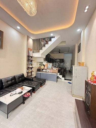 Bán nhà đúc 3 lầu thạnh Lộc 26 đường 12m luôn vỉa hè