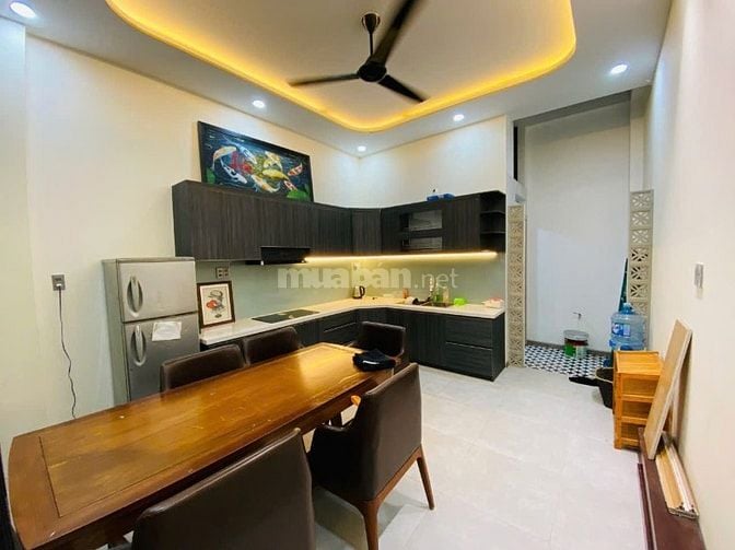 Bán nhà đúc 3 lầu thạnh Lộc 26 đường 12m luôn vỉa hè