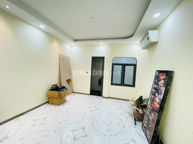 Bán nhà đúc 3 lầu thạnh Lộc 26 đường 12m luôn vỉa hè