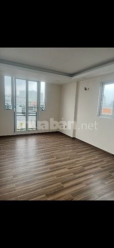 Nhà đẹp mới có thang máy tiện kinh doanh