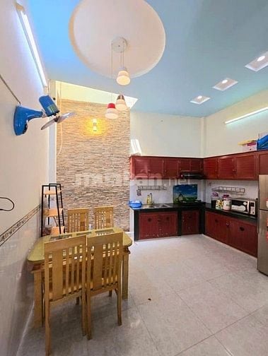 CẦN BÁN GẤP CĂN NHÀ ĐƯỜNG TỈNH LỘ 10 QUẬN BÌNH TÂN HẺM /NGẮN