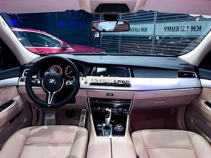 BMW 528i GT Model 2014 - 72000 km