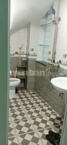 Cho thuê nhà 5 tầng, số 23, ngõ 612/1 Lạc Long Quân, Nhật Tân, Tây Hồ