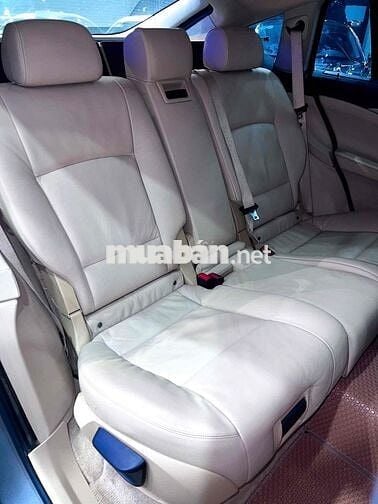 BMW 528i GT Model 2014 - 72000 km