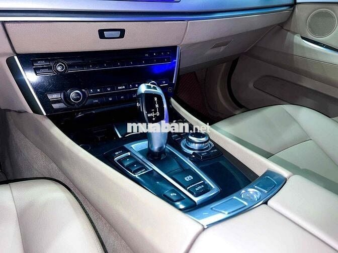 BMW 528i GT Model 2014 - 72000 km