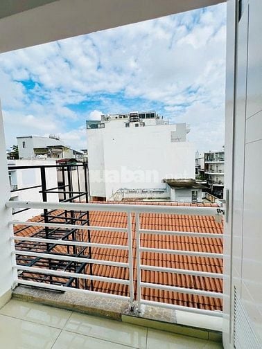 Phòng Studio bancon riêng full nội thất 30m2 - 71 Hồ Bá Kiện Quận 10