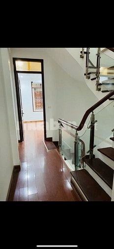  BÁN NHÀ ĐẸP NGÕ 144 QUAN NHÂN – 40m² x 5 TẦNG + TUM – MẶT TIỀN 3.5M