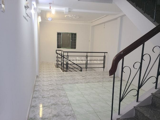 Cho thuê nhà mặt tiền nguyên căn đường Đề Thám