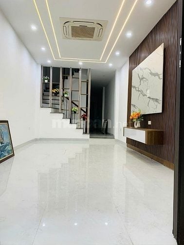 Bán nhà ngõ 97 Phố Văn Cao 44m2*5T,thang máy,2thoáng,20m ra oto,15tỷ. 