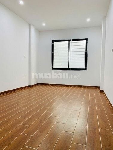 Bán nhà ngõ 97 Phố Văn Cao 44m2*5T,thang máy,2thoáng,20m ra oto,15tỷ. 