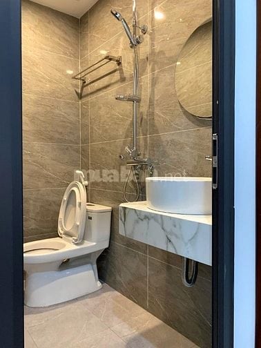 Bán nhà ngõ 97 Phố Văn Cao 44m2*5T,thang máy,2thoáng,20m ra oto,15tỷ. 