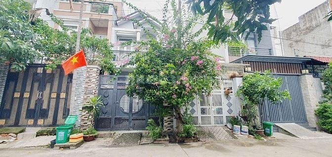 Bán nhà Thạnh Xuân 24 ,Sau Trường Nguyễn Văn Thệ . Gía Tốt