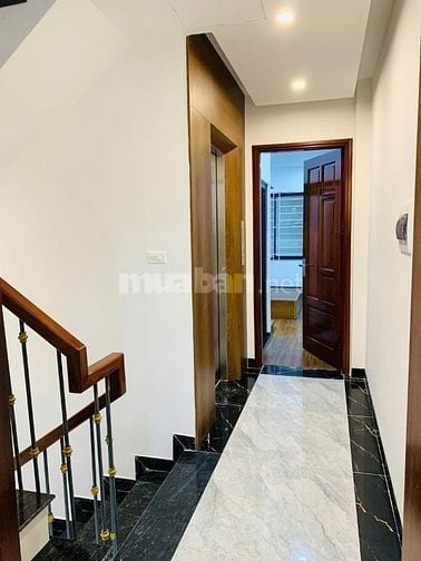 Bán nhà ngõ 97 Phố Văn Cao 44m2*5T,thang máy,2thoáng,20m ra oto,15tỷ. 
