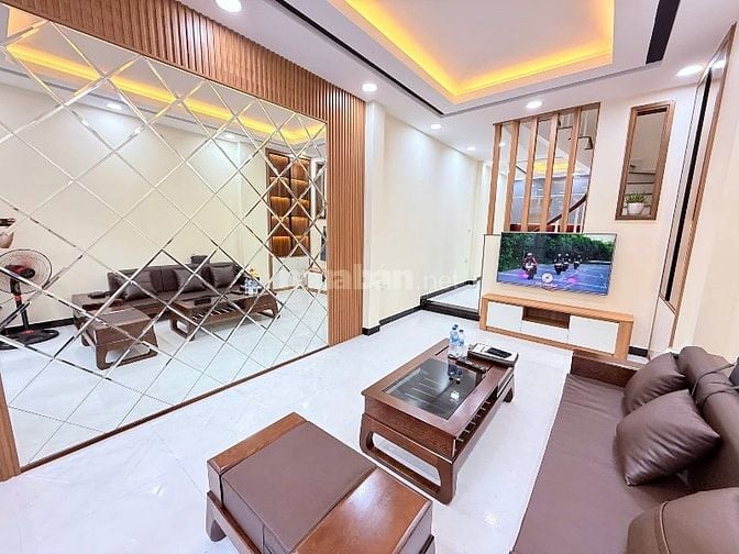 Bán nhà Phương Canh cạnh Trịnh Văn Bô - ô tôo đỗ cửa 50m2 - 4 tầng, fu